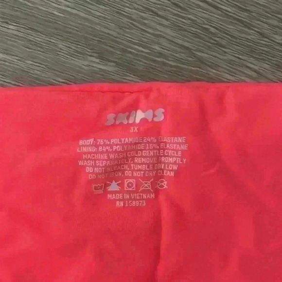 SKIMS- NWT Limited Edition Bandeau Sz 3x-Nectarine - Picture 4 of 5